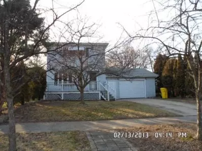 422 N Dwiggins St, Griffith, IN 46319 photo 1