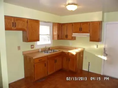 422 N Dwiggins St, Griffith, IN 46319 photo 4