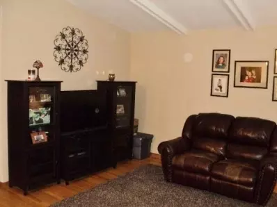 621 Darcy Ln, Griffith, IN 46319 photo 3