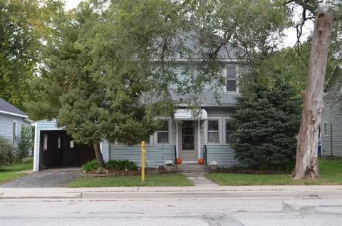 304 E Main St, Brook, IN 47922 photo 2