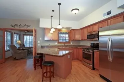 1249 Thistle Dr, Griffith, IN 46319 photo 3