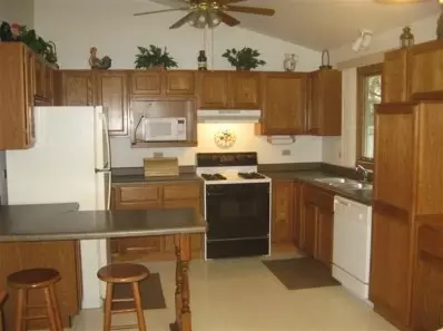 8850 Hamlin Pl, Crown Point, IN 46307 photo 4