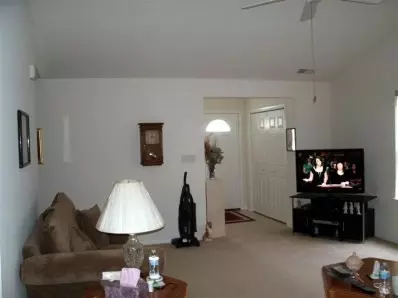 6916 Tompkins Ct, Griffith, IN 46319 photo 2