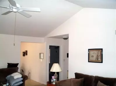 6916 Tompkins Ct, Griffith, IN 46319 photo 5