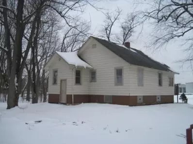 4301 Arthur St, Gary, IN 46406 photo 2