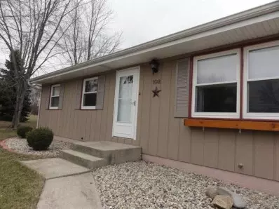 102 Pine Ct, Hebron, IN 46341 photo 2