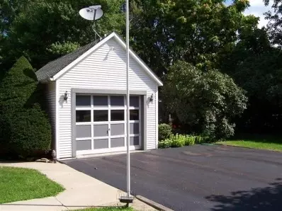 601 Oneida St, La Crosse, IN 46348 photo 3