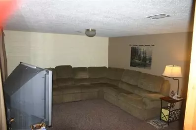 1126 N Dwiggins Ave, Griffith, IN 46319 photo 4