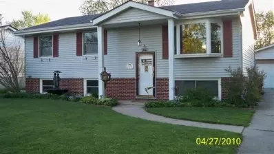 1126 N Dwiggins Ave, Griffith, IN 46319 photo 1