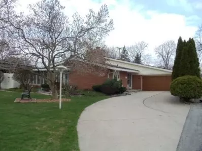 8132 Baring Ave, Munster, IN 46321 photo 1