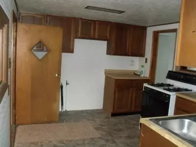 105 E Front St, New Carlisle, IN 46552 photo 6