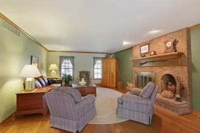 495 Morningside Dr, Crown Point, IN 46307 photo 2
