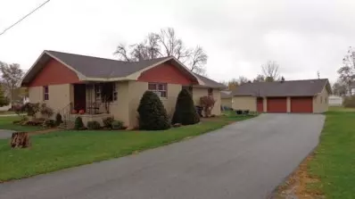 406 E Alyea St, Hebron, IN 46341 photo 1
