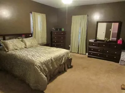 301 E St, La Porte, IN 46350 photo 5