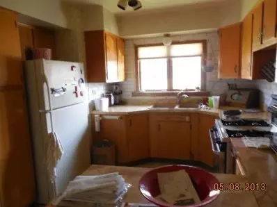 7632 Locust St, Gary, IN 46403 photo 5