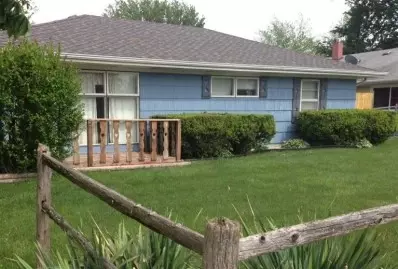 835 E Woodside Dr, Griffith, IN 46319 photo 2