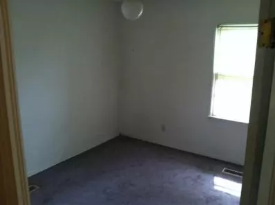 835 E Woodside Dr, Griffith, IN 46319 photo 9
