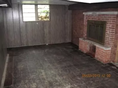 8524 Locust Ave, Gary, IN 46403 photo 9