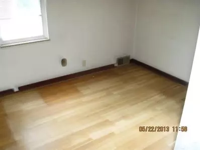 8524 Locust Ave, Gary, IN 46403 photo 5