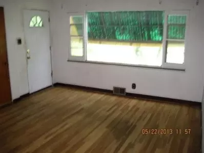 8524 Locust Ave, Gary, IN 46403 photo 3
