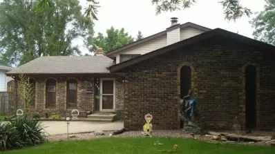 621 E Pine Pl, Griffith, IN 46319 photo 3