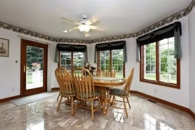 10209 Devonshire Ln, Munster, IN 46321 photo 6