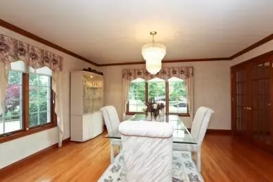 10209 Devonshire Ln, Munster, IN 46321 photo 3