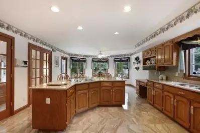 10209 Devonshire Ln, Munster, IN 46321 photo 4