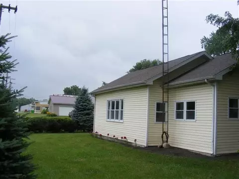 316 E Walnut, Morocco, IN 47963 photo 6