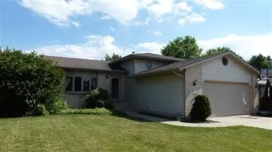 1355 Admiral Dr, Porter, IN 46304 photo 1