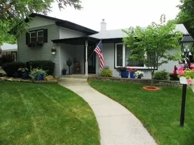 8742 Manor Ave, Munster, IN 46321 photo 1