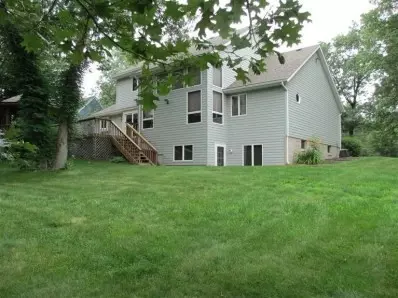 7211 N Rustic Dr, De Motte, IN 46310 photo 3