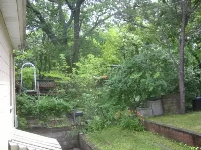 8419 Maple Ave, Gary, IN 46403 photo 2