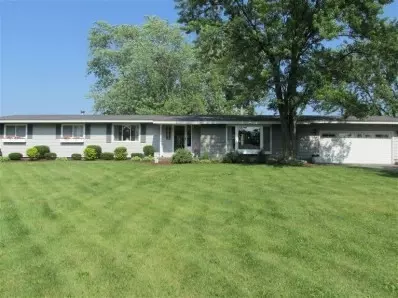7983 Howard St, Dyer, IN 46311 photo 1