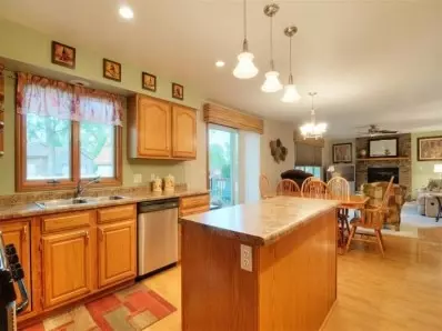 690 Clover Ln, Crown Point, IN 46307 photo 4