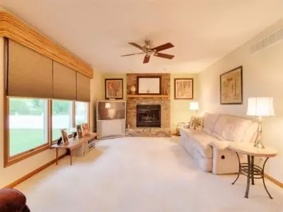 690 Clover Ln, Crown Point, IN 46307 photo 8