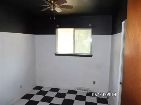 4126 E 5th Pl, Gary, IN 46403 photo 9