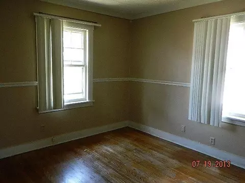 715 Hayes St, Gary, IN 46404 photo 5