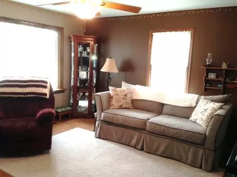 17820 Henry St, Lansing, IL 60438 photo 2