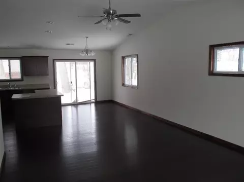 405 N Dwiggins Ave, Griffith, IN 46319 photo 5