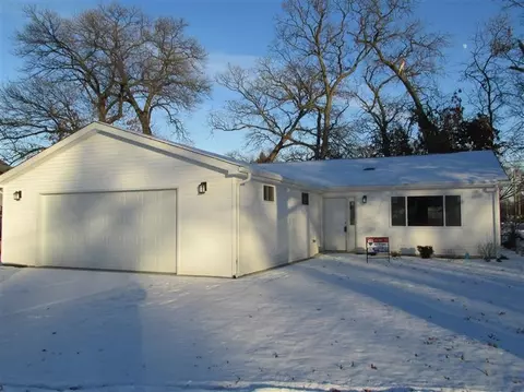 405 N Dwiggins Ave, Griffith, IN 46319 photo 1