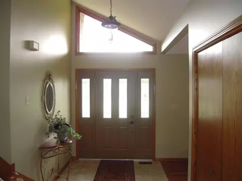 9571 Dover Ln, Saint John, IN 46373 photo 3