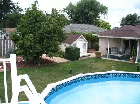 821 E Woodside Dr, Griffith, IN 46319 photo 3