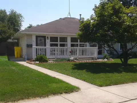 821 E Woodside Dr, Griffith, IN 46319 photo 1