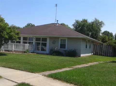 821 E Woodside Dr, Griffith, IN 46319 photo 2