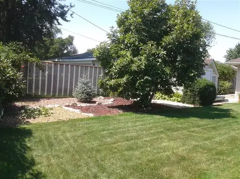 821 E Woodside Dr, Griffith, IN 46319 photo 9