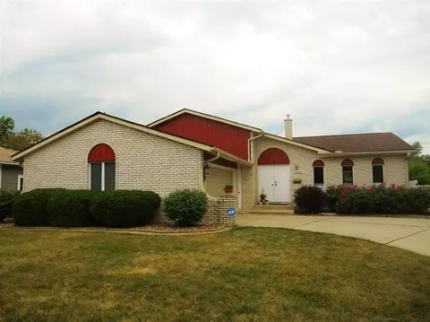 9601 Walnut Dr, Munster, IN 46321 photo 1