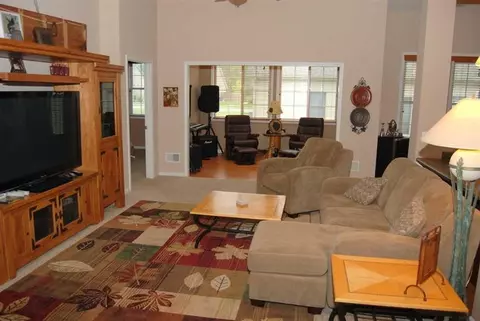 539 Clover Ln, Griffith, IN 46319 photo 4