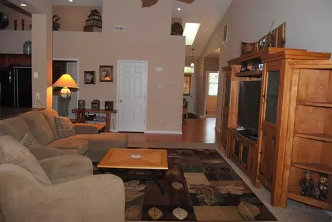 539 Clover Ln, Griffith, IN 46319 photo 5