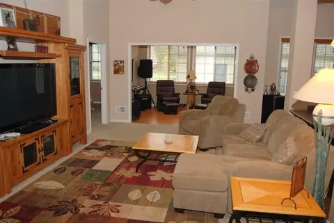 539 Clover Ln, Griffith, IN 46319 photo 4